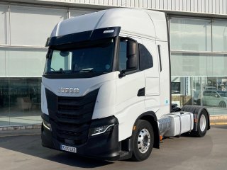Tractor unit IVECO 460 AUTOMATICO CON INTARDER Tractor unit IVECO 460 AUTOMATICO CON INTARDER