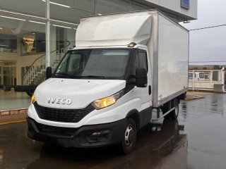 Closed box IVECO 35C16 20m3 con puertas traseras Closed box IVECO 35C16 20m3 con puertas traseras