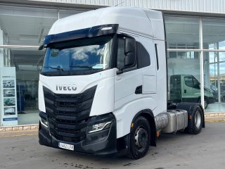 Tractor unit IVECO 460 AUTOMATICO CON INTARDER