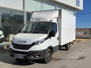 Caja cerrada con plataforma elevadora IVECO 35C16 3.0 20m3