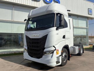 Tractor unit IVECO 490 AUTOMATICO CON INTARDER