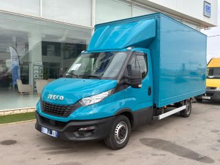 Caja cerrada con plataforma elevadora IVECO 35S16H3.0