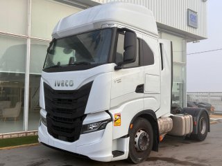 Tractor unit IVECO AS440S49TP