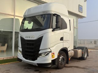 Tractor unit IVECO AS440S49TP