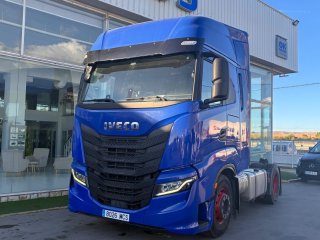 Tractor unit IVECO AS440S49TP