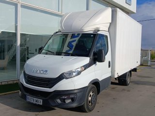 Closed box IVECO 35C16 3.0 20m3 con puertas traseras