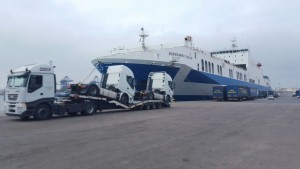 Entrega de 2 cabezas tractoras usadas IVECO AS440S50TP en puerto de Valencia. Desde Talleres Fandos seguimos exportando a todo el mundo.