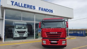 Nueva en el stock tractora de ocasión IVECO AS440S42TP cabina baja.