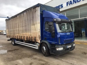 Entrega de camión de ocasión IVECO ML180E28 con caja tauliner para Alicante.