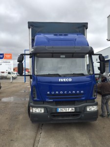 Entrega de camión de ocasión IVECO ML180E28 con caja tauliner para Alicante.