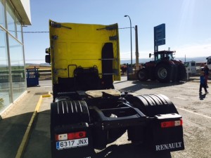 El sábado entregamos una tractora de Ocasión Renault Premium 460 para Córdoba.