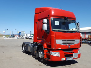 Entrega de cabeza tractora de ocasión Renault Premium 460 con equipo hidráulico, para nuestro amigo Armando de Valladolid.