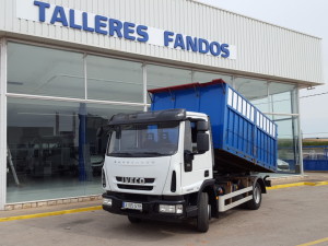 Camión de ocasión IVECO ML100E22K, de 2 ejes del año 2010, con 75.228km, con caja basculante 