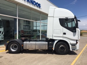 Entrega de cabeza tractora de ocasión  IVECO AS440S50TP  para Vilvestre del Pinar, Burgos.