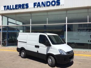 Entrega de furgón de ocasión IVECO 35S13V de 7m3 en Barañain, Navarra.