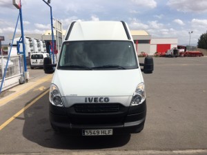 Entrega de furgón de ocasión IVECO 35S13V de 15m3 para Transportes Ramon y Lahoz de Pinesque, Zaragoza.