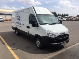 Entrega de furgón de ocasión IVECO 35S13V de 15m3 para Transportes Ramon y Lahoz de Pinesque, Zaragoza.