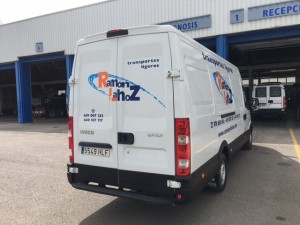 Entrega de furgón de ocasión IVECO 35S13V de 15m3 para Transportes Ramon y Lahoz de Pinesque, Zaragoza.