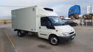 Entrega de caja frigorífica de ocasión montada en una furgoneta Ford Transit,