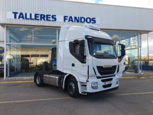 Entrega de cabeza tractora nueva IVECO Hi Way AS440S46TP automática con intarder para nuestro amigo Ramón.