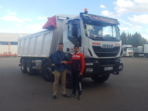 Entrega de dumper nuevo  IVECO AD410T50 8x4,   para la empresa Turolense Transportes Perez Novella, SL.