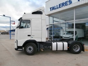 Entrega de cabeza tractora de ocasión, VOLVO FH13 460CV automático para Mora de Rubielos en Teruel.