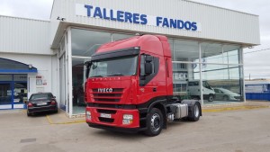 Entrega de cabeza tractora de ocasión IVECO AS440S42TP automática con intarder del año 2012 para Coria del Rio, Sevilla.