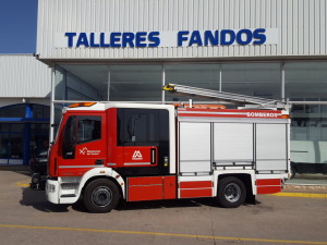 Entrega de camión de bomberos IVECO Magirus.