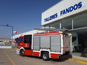 Entrega de camión de bomberos IVECO Magirus.