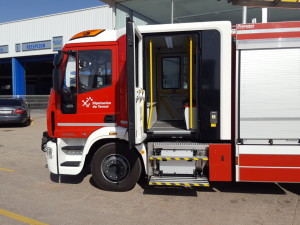 Entrega de camión de bomberos IVECO Magirus.