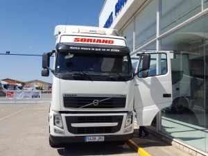 Entrega de cabeza tractora de ocasión VOLVO FH13 460 para Geldo, Castellón.