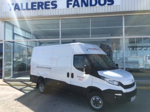 Entrega de furgón nuevo IVECO 50C15V de 12m3 para Nalico.