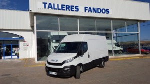 Entrega de furgón seminuevo IVECO 35S13V 12m3 con el excelente cambio Hi Matic para nuestro amigo Pablo de Paterna, Valencia.