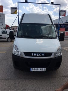 Entrega de furgón de ocasión  IVECO 35S13V de 15m3  en Zaragoza.