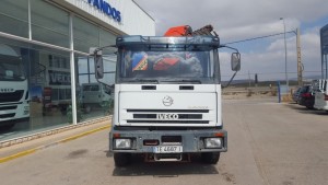 Entrega de camión IVECO ML180E27 con caja volquete y grúa, para Peter de Alicante.