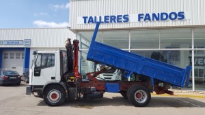 Entrega de camión IVECO ML180E27 con caja volquete y grúa, para Peter de Alicante.