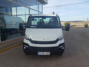 Entrega de furgoneta nueva IVECO 35C15 carrozada con equipo de cadenas.