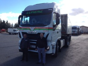 Entrega de cabeza tractora nueva  IVECO AS440S50TP  para La Mata de los Olmos de Teruel.