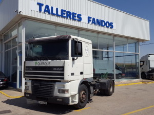 Exportación de tractora de ocasión DAF XF95.380 para Mali.