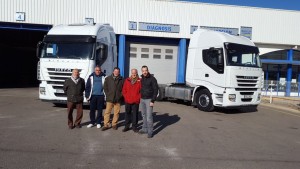 Entrega de dos tractoras IVECO AS440S46TP para Sevilla.