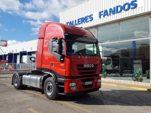 Magnifica tractora de ocasión IVECO AS440S42TP automática con intarder entregada para Valencia.