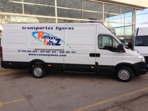 Entrega de 2 furgones IVECO 35S15V en Zaragoza