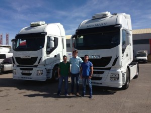 Entrega de 2 tractoras de ocasión seminuevas IVECO Hi Way, una AS440S48TP y la otra AS440S46TP.