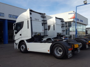 Entrega de 2 tractoras de ocasión seminuevas IVECO Hi Way, una AS440S48TP y la otra AS440S46TP.