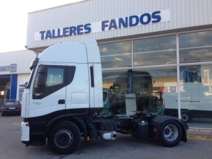 Entrega de tractora de ocasión IVECO AS440S46TP para Barcelona. Visita: www.talleresfandos.com