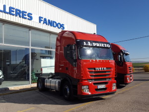 Entrega de 2 cabezas tractoras IVECO AS440S42TP