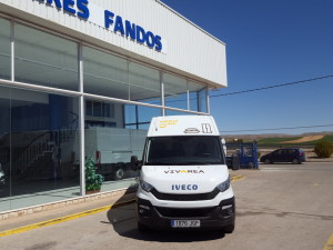 Entrega de furgoneta IVECO 35S13 de 12m3 para Muebles Lazaro de Teruel, Esperamos que repartáis muchos muebles con esta super furgoneta.