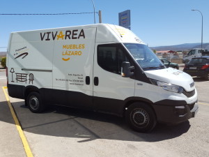 Entrega de furgoneta IVECO 35S13 de 12m3 para Muebles Lazaro de Teruel, Esperamos que repartáis muchos muebles con esta super furgoneta.