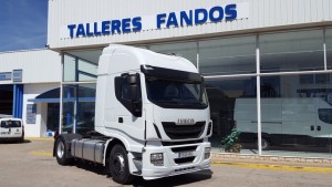 Entrega de cabeza tractora de ocasión IVECO AS440S42TP Hi Way automática con intarder.