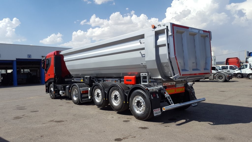 Entrega de bonita cabeza tractora de ocasión IVECO AS440S42TP con techo bajo a nuestro amigo Joaquin.